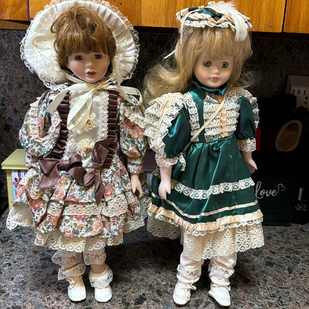 Porcelain dolls from the 90s